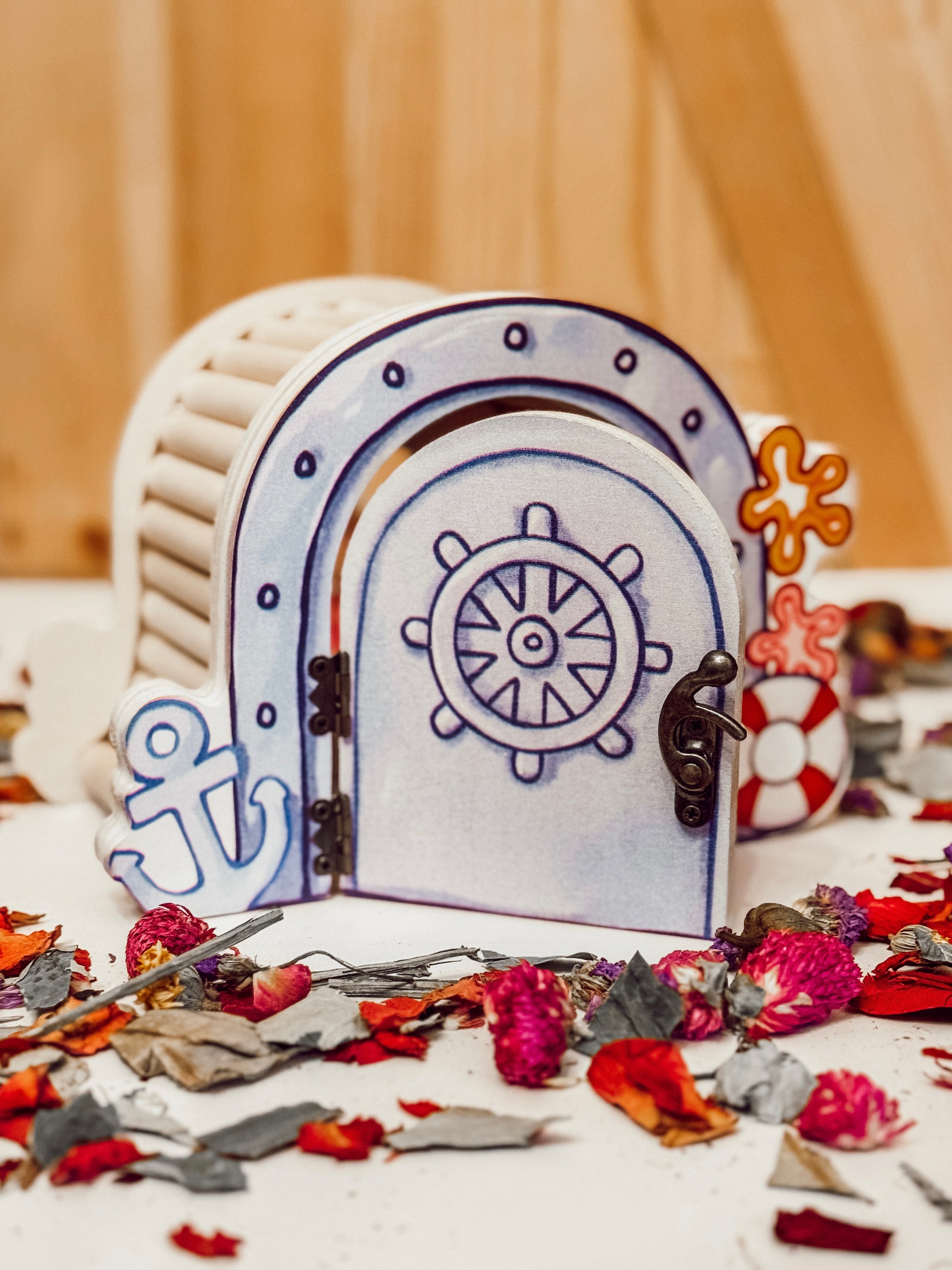 Magnet Vault Peek-A-Boo