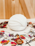 Load image into Gallery viewer, Ceramic Sea Shell (2-colors)