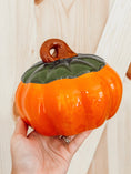 Load image into Gallery viewer, Ceramic Pumpkin Hide
