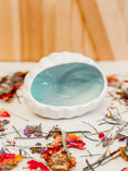 Load image into Gallery viewer, Ceramic Sea Shell (2-colors)
