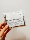 Load image into Gallery viewer, Autumn Yum -- Forage Treat Mix (25g)
