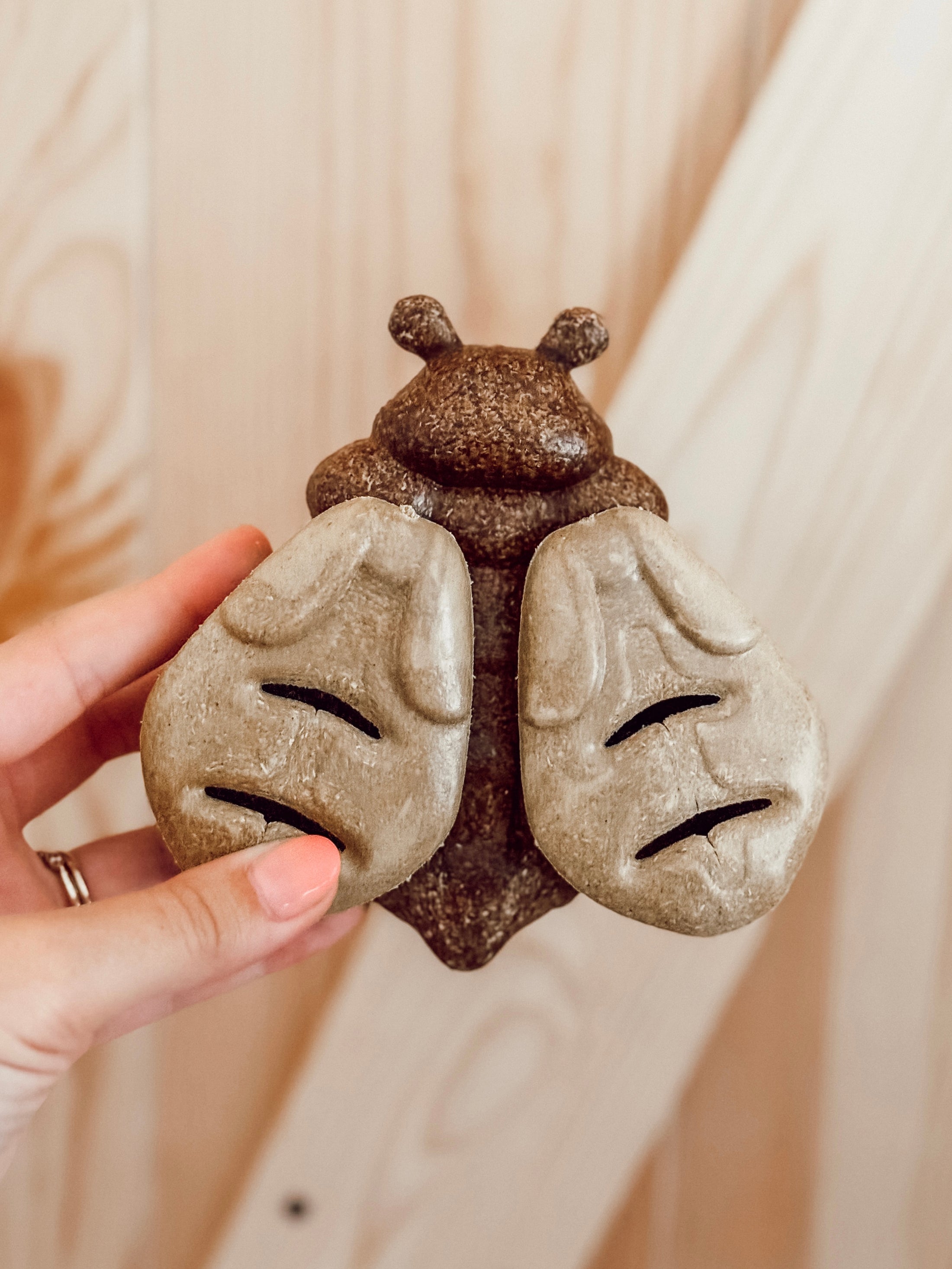Chewable Bee Forage Puzzle Toy