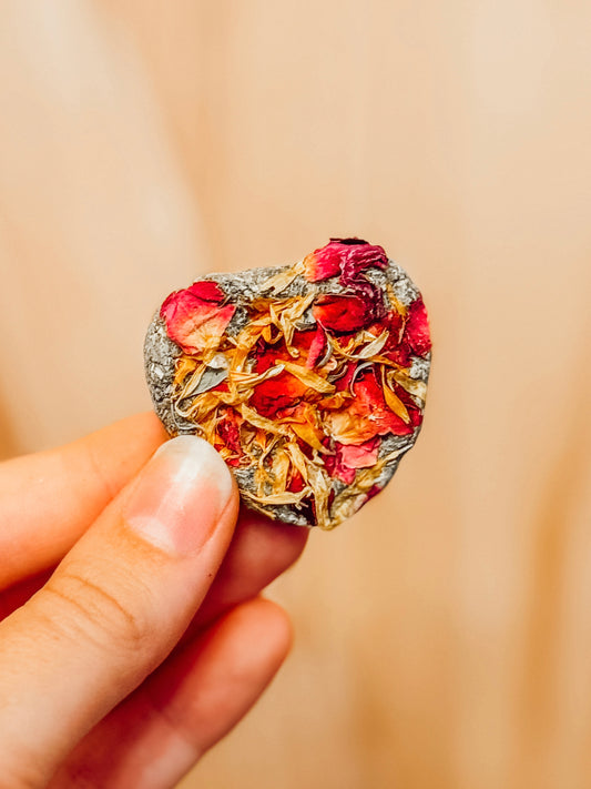 Hay Flower Mini Cakes (4-pack)