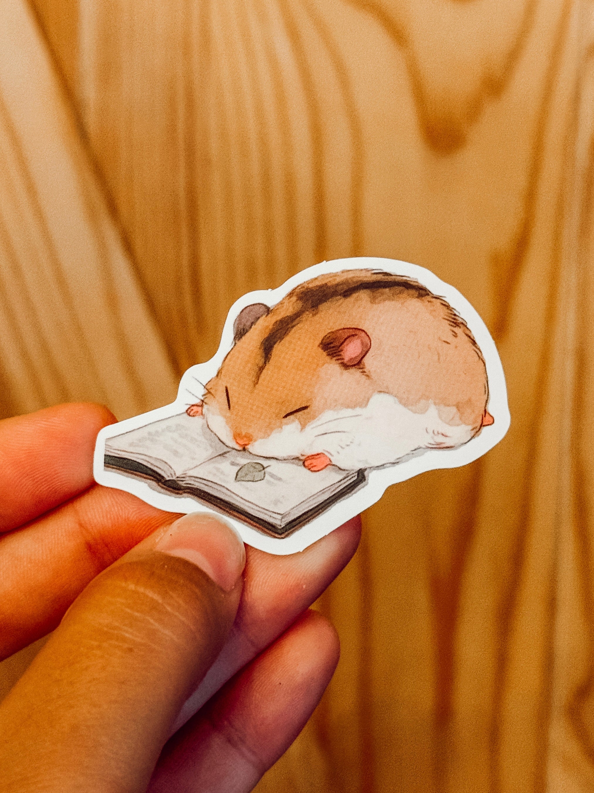 Sticker — Hamster Reading